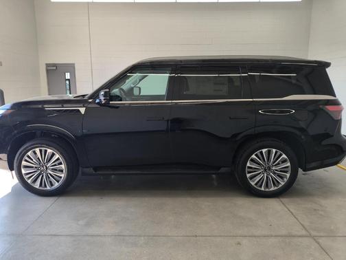 2025 INFINITI QX80 Luxe