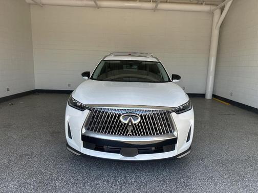 Radiant White 2026 INFINITI QX60 Luxe