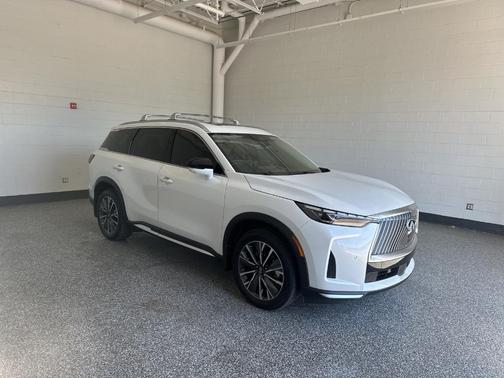 Radiant White 2026 INFINITI QX60 Luxe