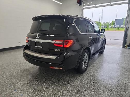 2021 INFINITI QX80 Luxe
