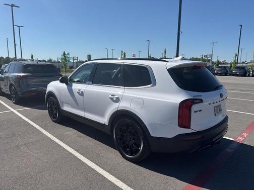 Glacial White Pearl 2021 Kia Telluride SX