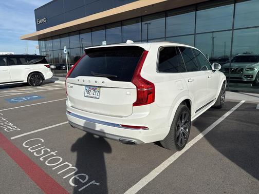 2021 Volvo XC90 Recharge Plug-In Hybrid T8 Inscription 7 Passenger