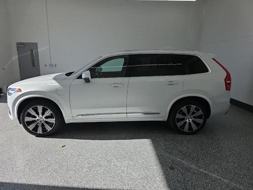 2021 Volvo XC90 Recharge Plug-In Hybrid T8 Inscription 7 Passenger