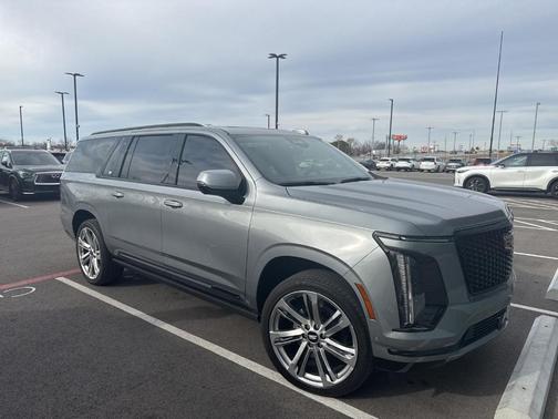 2025 Cadillac Escalade ESV Sport