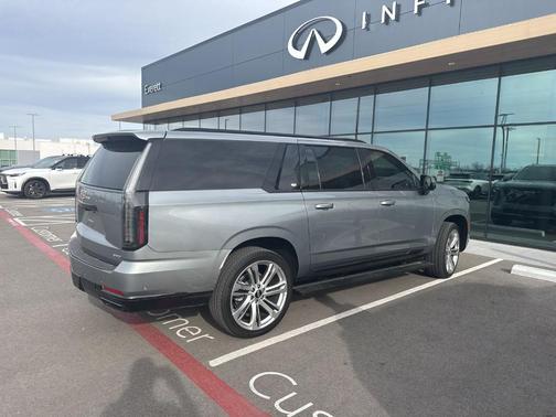 2025 Cadillac Escalade ESV Sport