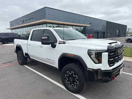 Summit White 2024 GMC Sierra 2500 AT4X