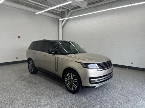 Batumi Gold 2025 Land Rover Range Rover P530 SE
