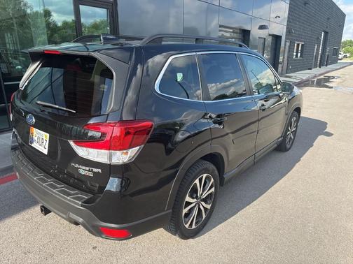 Crystal Black Silica 2020 Subaru Forester Limited