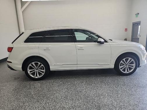 2025 Audi Q7 55 Premium Plus