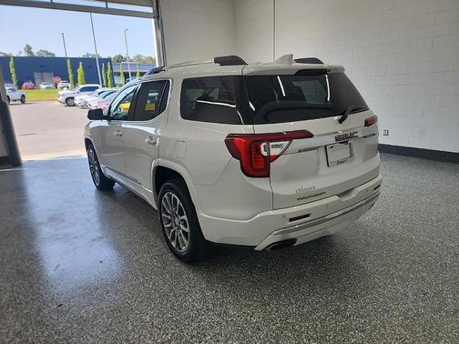 2022 GMC Acadia Denali