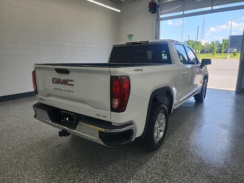 2024 GMC Sierra 1500 SLE