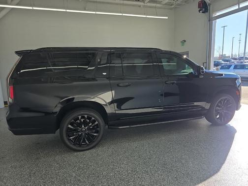 2023 Cadillac Escalade ESV Premium Luxury