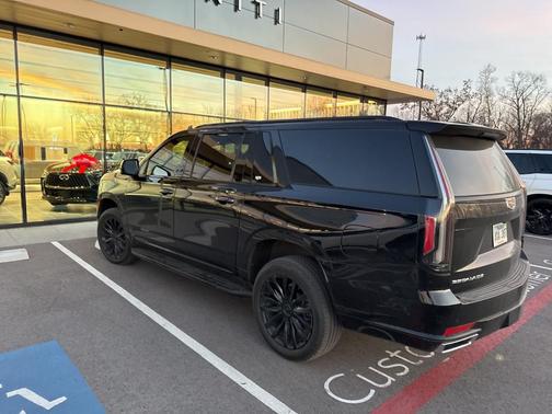 2023 Cadillac Escalade ESV Premium Luxury