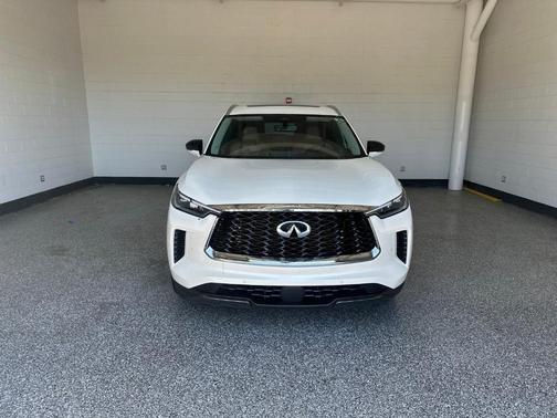Majestic White 2023 INFINITI QX60 SENSORY