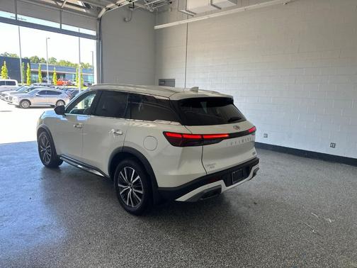 Majestic White 2023 INFINITI QX60 SENSORY