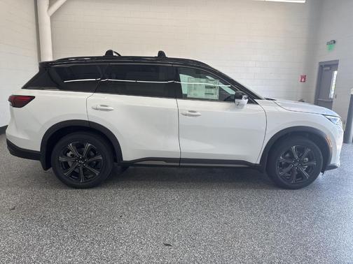 2t Rad Wht 2027 INFINITI QX60 AUTOGRAPH