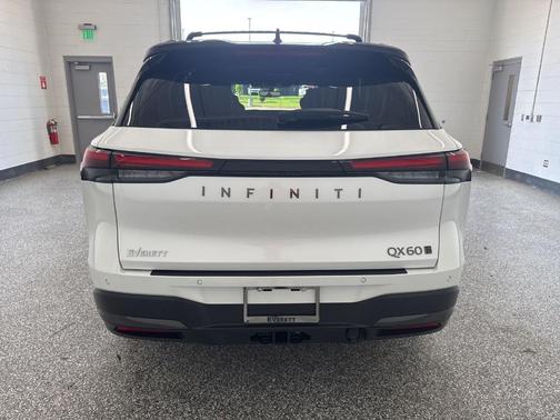 2t Rad Wht 2027 INFINITI QX60 AUTOGRAPH