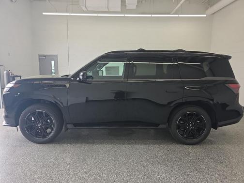 Diamond Black 2026 INFINITI QX80 SPORT