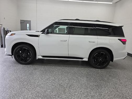 Radiant White 2026 INFINITI QX80 SPORT