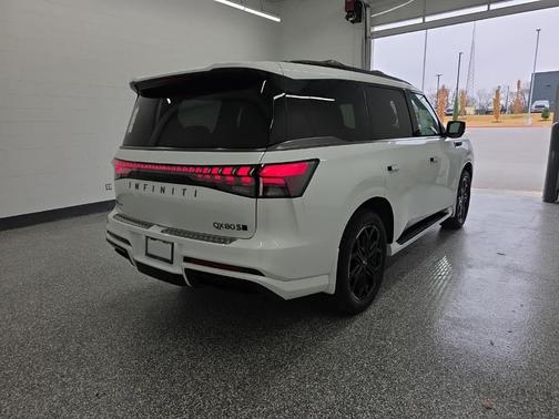 2026 INFINITI QX80 SPORT