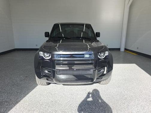 2024 Land Rover Defender P525 V8
