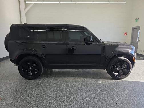 2024 Land Rover Defender P525 V8