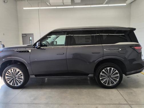 2025 INFINITI QX80 Luxe