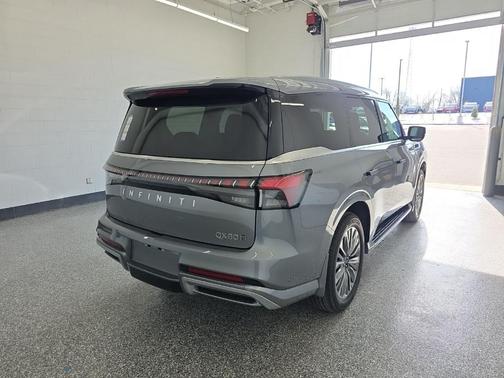 Dynamic Metal 2026 INFINITI QX80 Luxe