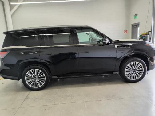2025 INFINITI QX80 SENSORY