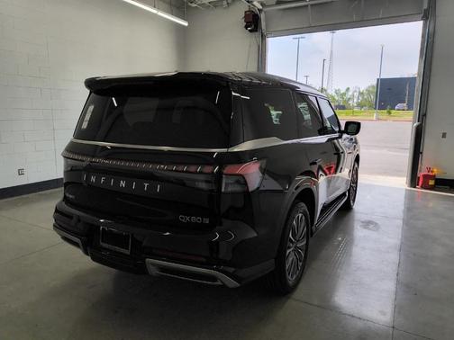 2025 INFINITI QX80 SENSORY