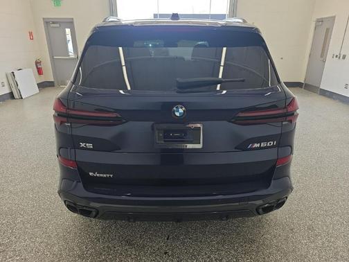 Tanzanite Blue II Metallic 2025 BMW X5 M60i