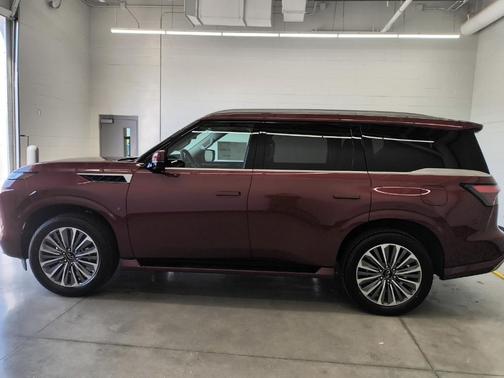 2025 INFINITI QX80 Luxe