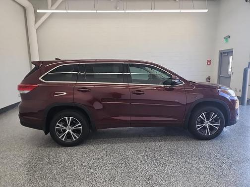 2017 Toyota Highlander LE Plus