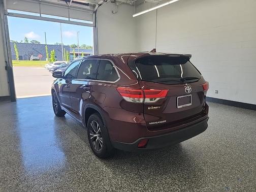 2017 Toyota Highlander LE Plus
