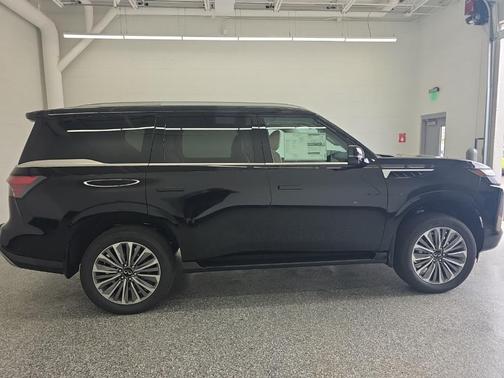 Black Obsidian 2026 INFINITI QX80 Luxe