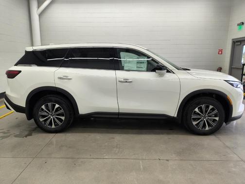 2025 INFINITI QX60 Pure