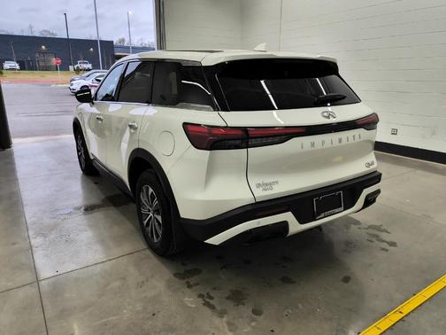 2025 INFINITI QX60 Pure