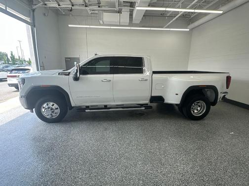 Summit White 2024 GMC Sierra 3500 Denali