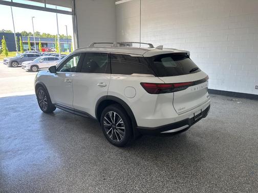 Radiant White 2027 INFINITI QX60 Luxe