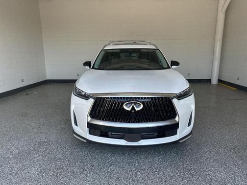 Radiant White 2027 INFINITI QX60 Luxe