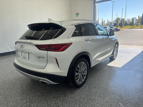 2023 INFINITI QX50 Luxe