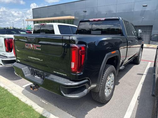 Black 2022 GMC Sierra 2500 Denali