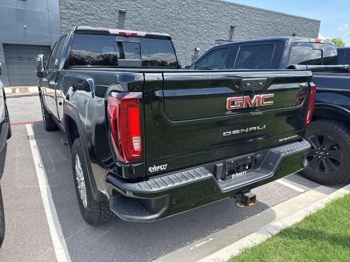 Black 2022 GMC Sierra 2500 Denali