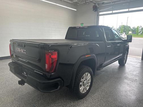 Black 2022 GMC Sierra 2500 Denali