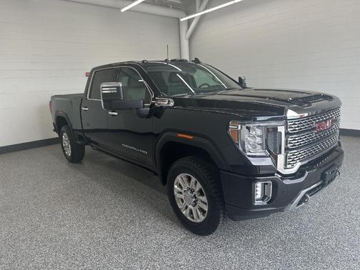 Black 2022 GMC Sierra 2500 Denali