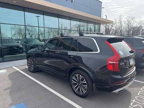 2020 Volvo XC90 T5 Momentum 7 Passenger