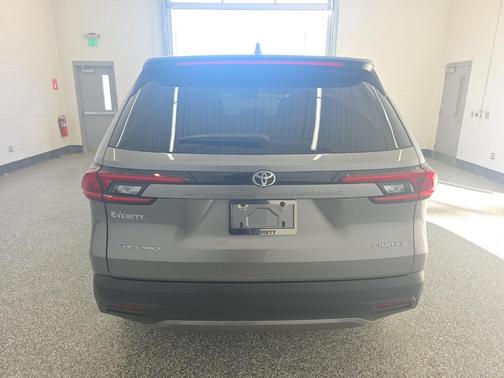 2025 Toyota Grand Highlander Hybrid XLE