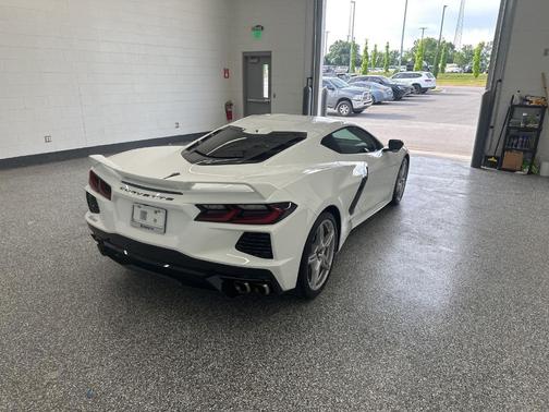 Arctic White 2024 Chevrolet Corvette Stingray w/1LT