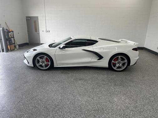 Arctic White 2024 Chevrolet Corvette Stingray w/1LT