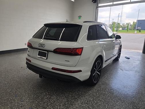 2024 Audi Q7 55 Prestige